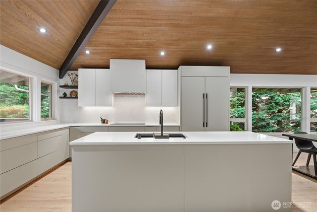 25330 157th Place SE, Covington, WA 98042