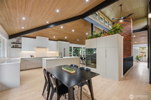 25330 157th Place SE, Covington, WA 98042