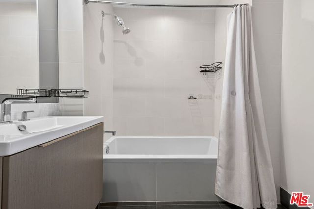 889 Francisco Street 1806, Los Angeles, CA 90017