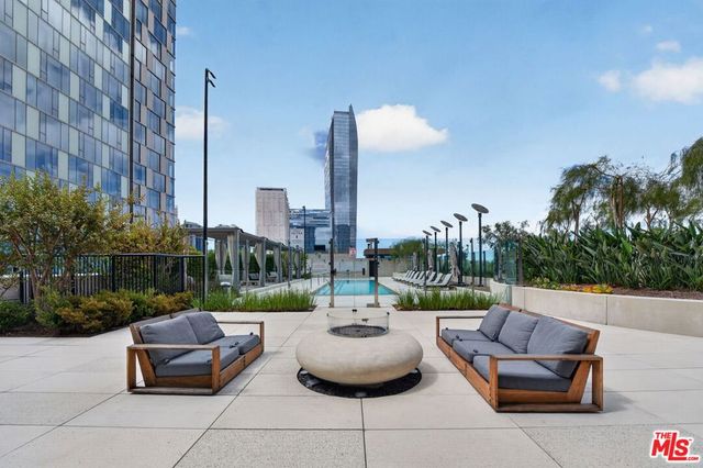 889 Francisco Street 1806, Los Angeles, CA 90017