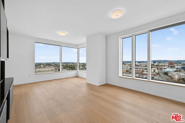 889 Francisco Street 1806, Los Angeles, CA 90017