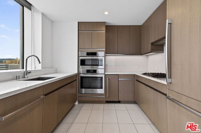 889 Francisco Street 1806, Los Angeles, CA 90017