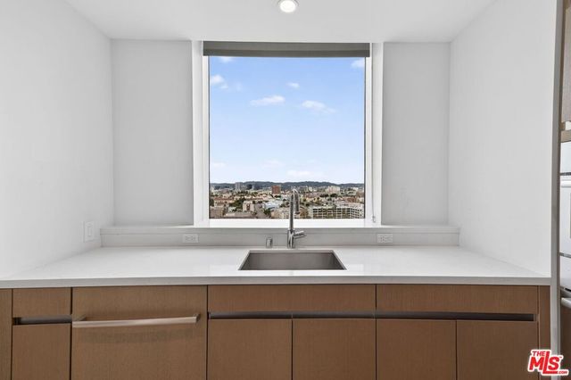 889 Francisco Street 1806, Los Angeles, CA 90017