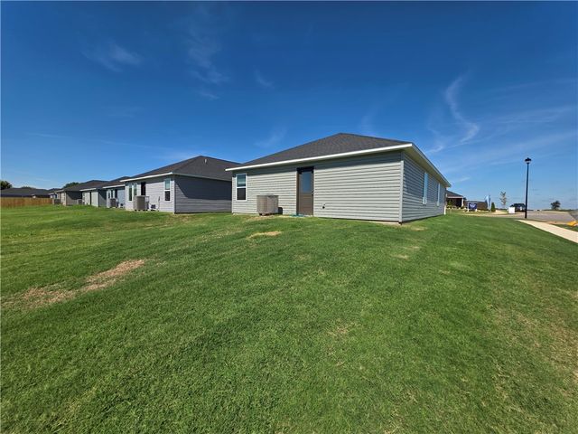 400 Beaunoir Avenue, Lowell, AR 72745