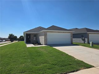 400 Beaunoir Avenue, Lowell, AR 72745
