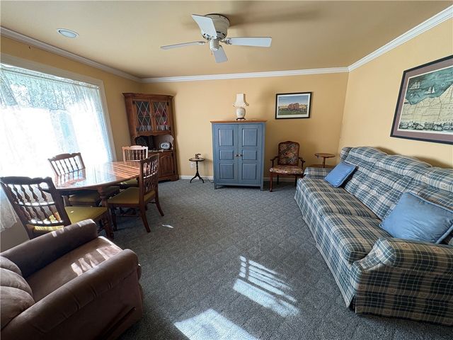6914 Monroe Ave, West Mifflin, PA 15122