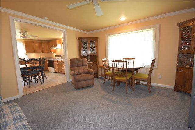 6914 Monroe Ave, West Mifflin, PA 15122