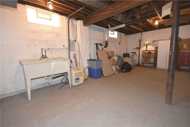 6914 Monroe Ave, West Mifflin, PA 15122