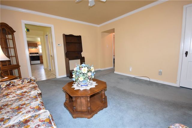 6914 Monroe Ave, West Mifflin, PA 15122