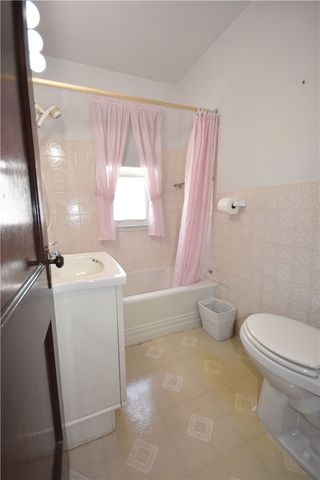 6914 Monroe Ave, West Mifflin, PA 15122