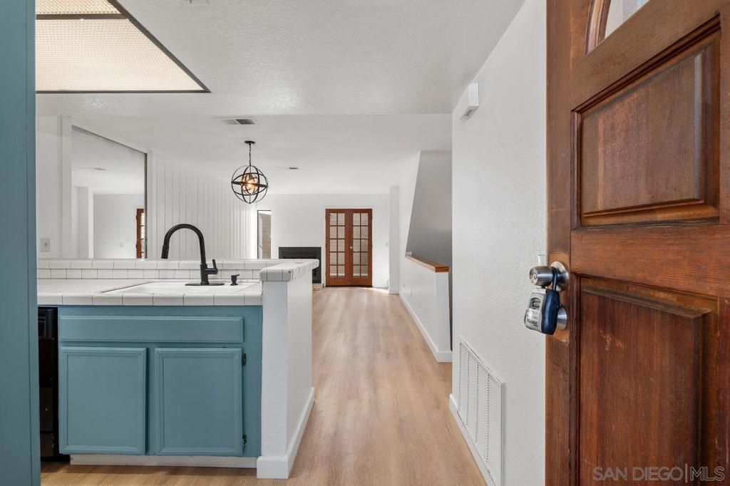 9250 Towne Centre Drive 6, San Diego, CA 92121 — photo 4