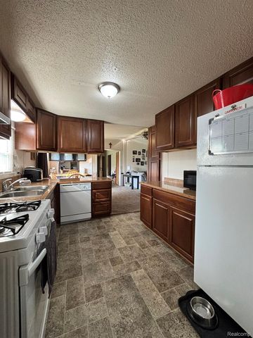 18 Timber Court, Genesee Charter Township, MI 48506