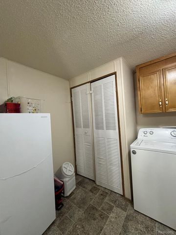 18 Timber Court, Genesee Charter Township, MI 48506