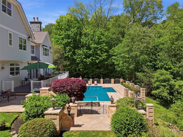10 Hopes Farm Lane, Bedford, NY 10506