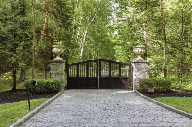 10 Hopes Farm Lane, Bedford, NY 10506