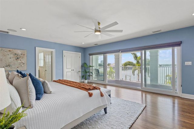 511 WINDWARD PASSAGE, Clearwater Beach, FL 33767