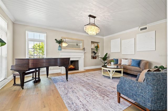 511 WINDWARD PASSAGE, Clearwater Beach, FL 33767