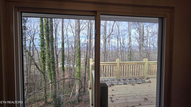 1135 W Outer Drive, Oak Ridge, TN 37830
