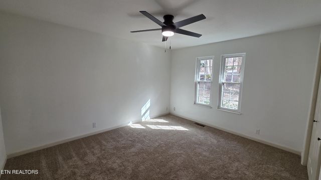 1135 W Outer Drive, Oak Ridge, TN 37830