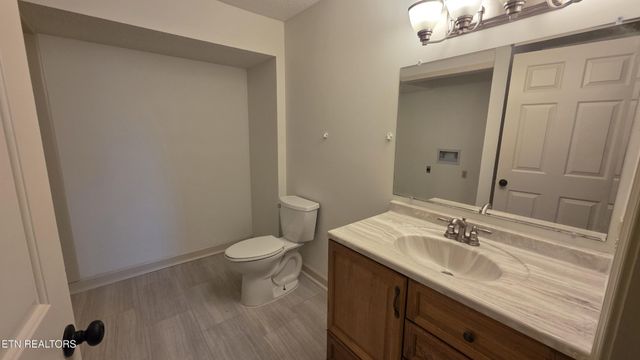 1135 W Outer Drive, Oak Ridge, TN 37830