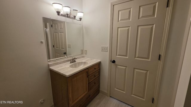 1135 W Outer Drive, Oak Ridge, TN 37830