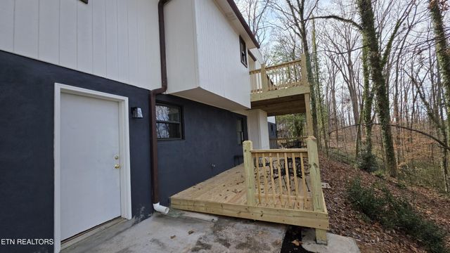 1135 W Outer Drive, Oak Ridge, TN 37830