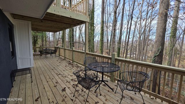 1135 W Outer Drive, Oak Ridge, TN 37830