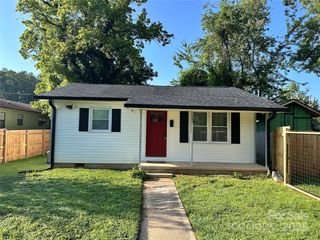 746 Geneva Street, Hendersonville, NC 28739