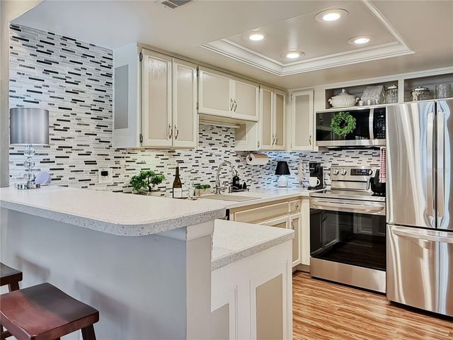 1001 LENNOX ROAD W, Palm Harbor, FL 34683