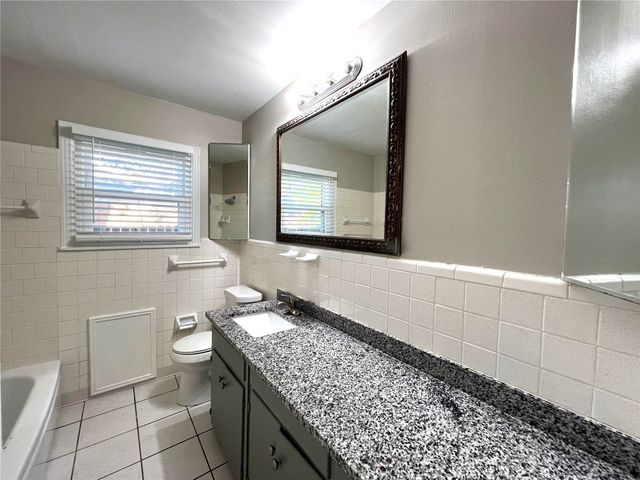 5716 N Wells Circle, Westworth Village, TX 76114