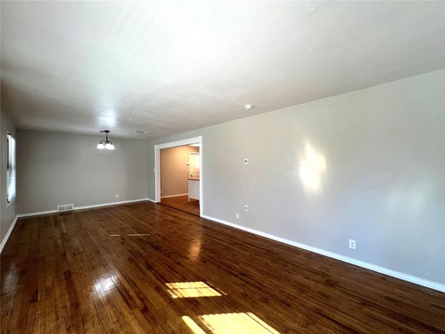 5716 N Wells Circle, Westworth Village, TX 76114
