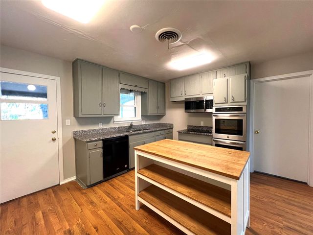 5716 N Wells Circle, Westworth Village, TX 76114