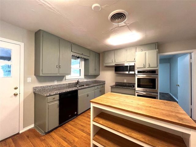 5716 N Wells Circle, Westworth Village, TX 76114
