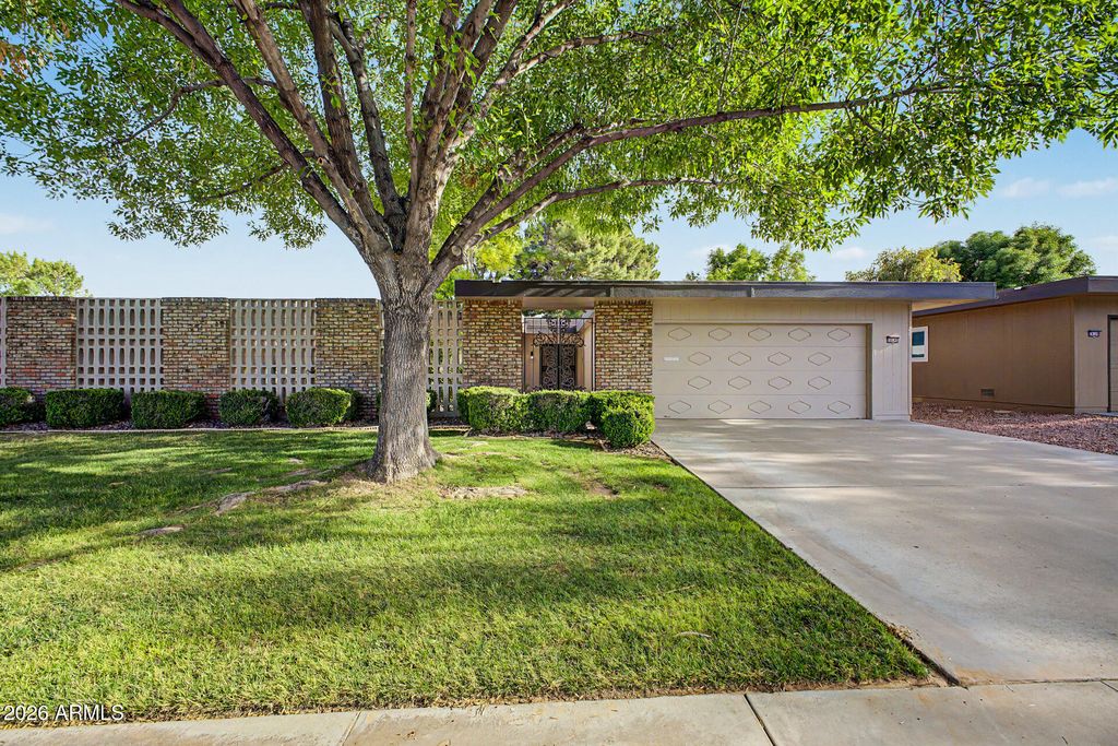 10345 W GARNETTE Drive, Sun City, AZ 85373 — photo 5