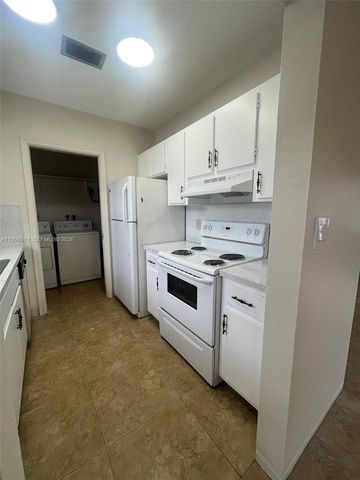 5706 Lincoln St, Hollywood, FL 33021