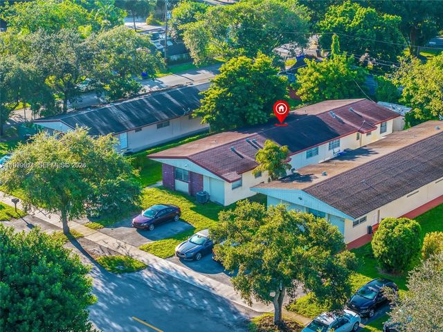 5706 Lincoln St, Hollywood, FL 33021