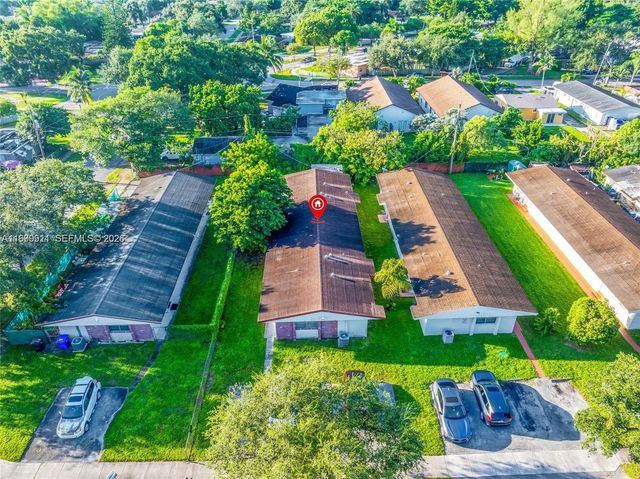 5706 Lincoln St, Hollywood, FL 33021