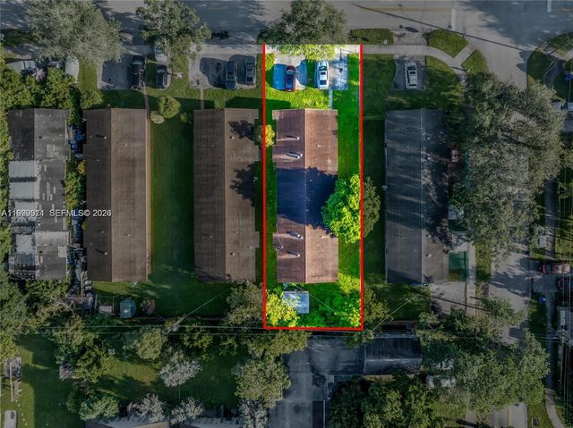 5706 Lincoln St, Hollywood, FL 33021