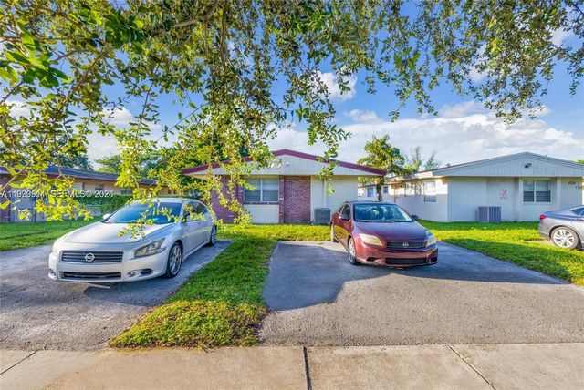 5706 Lincoln St, Hollywood, FL 33021
