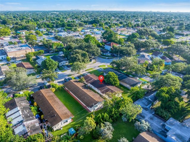 5706 Lincoln St, Hollywood, FL 33021