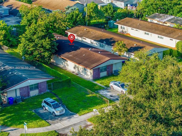 5706 Lincoln St, Hollywood, FL 33021