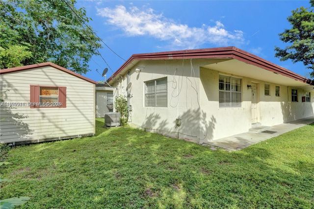 5706 Lincoln St, Hollywood, FL 33021