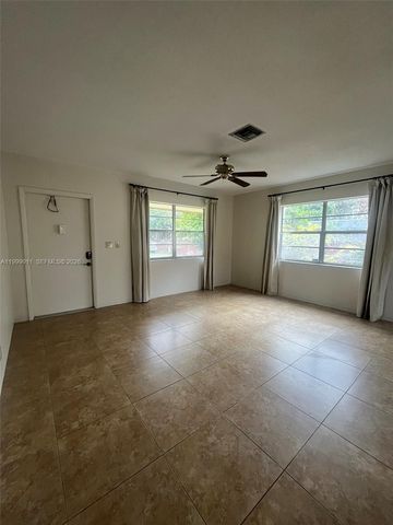 5706 Lincoln St, Hollywood, FL 33021
