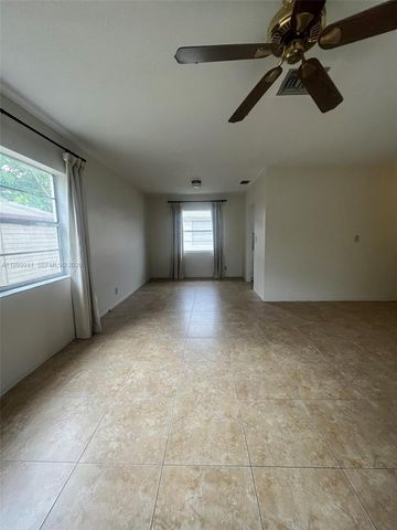 5706 Lincoln St, Hollywood, FL 33021