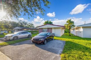 5706 Lincoln St, Hollywood, FL 33021