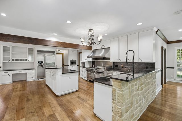 585 Shady Oaks Drive, Southlake, TX 76092
