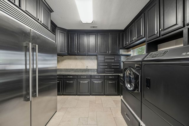 585 Shady Oaks Drive, Southlake, TX 76092