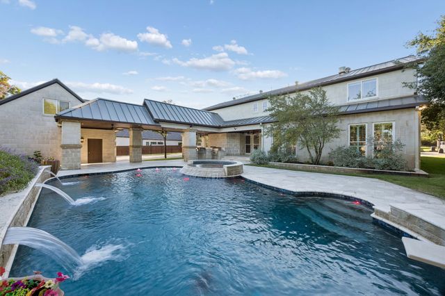 585 Shady Oaks Drive, Southlake, TX 76092