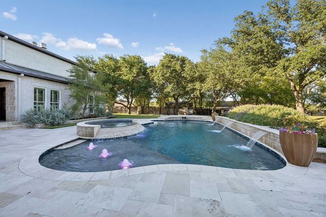 585 Shady Oaks Drive, Southlake, TX 76092