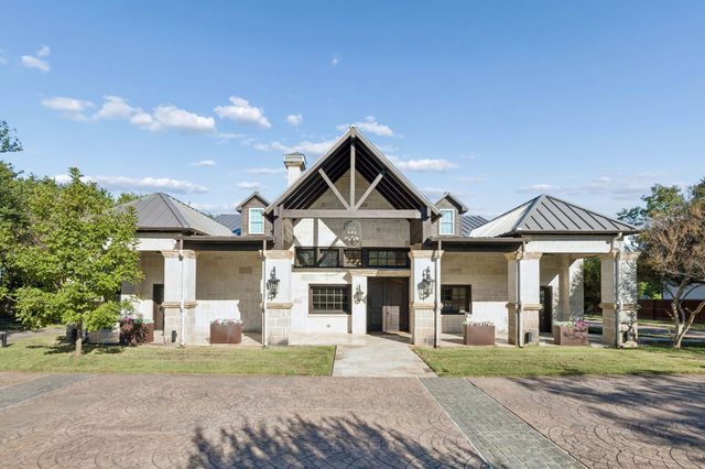 585 Shady Oaks Drive, Southlake, TX 76092